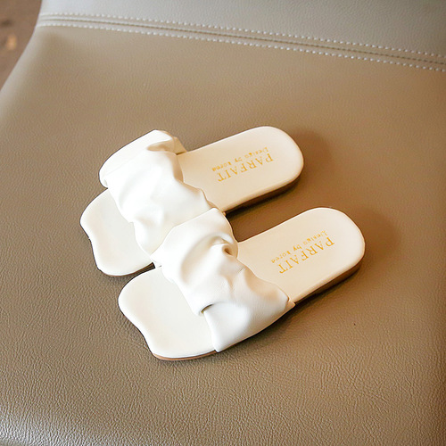 2024 new summer children's flip-flops for baby girls Korean style fashionable home sandals little girls soft-soled shoes