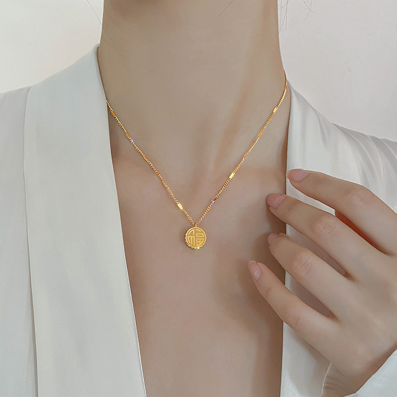 Double-sided golden necklace