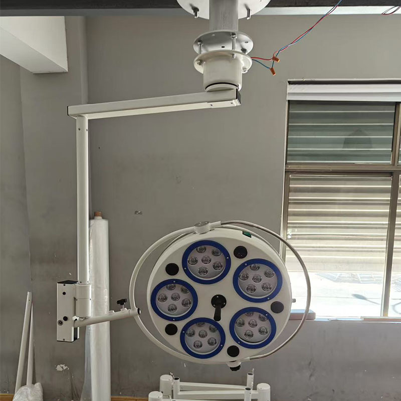 lámpara LED móvil de cinco agujeros quirúrgica vertical médica sin sombra lámpara de iluminación de exportación de comercio exterior lámpara quirúrgica de luz fría