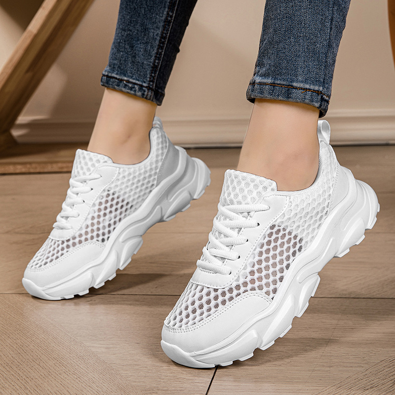 Fashionable lightweight breathable running sneakers for leisure