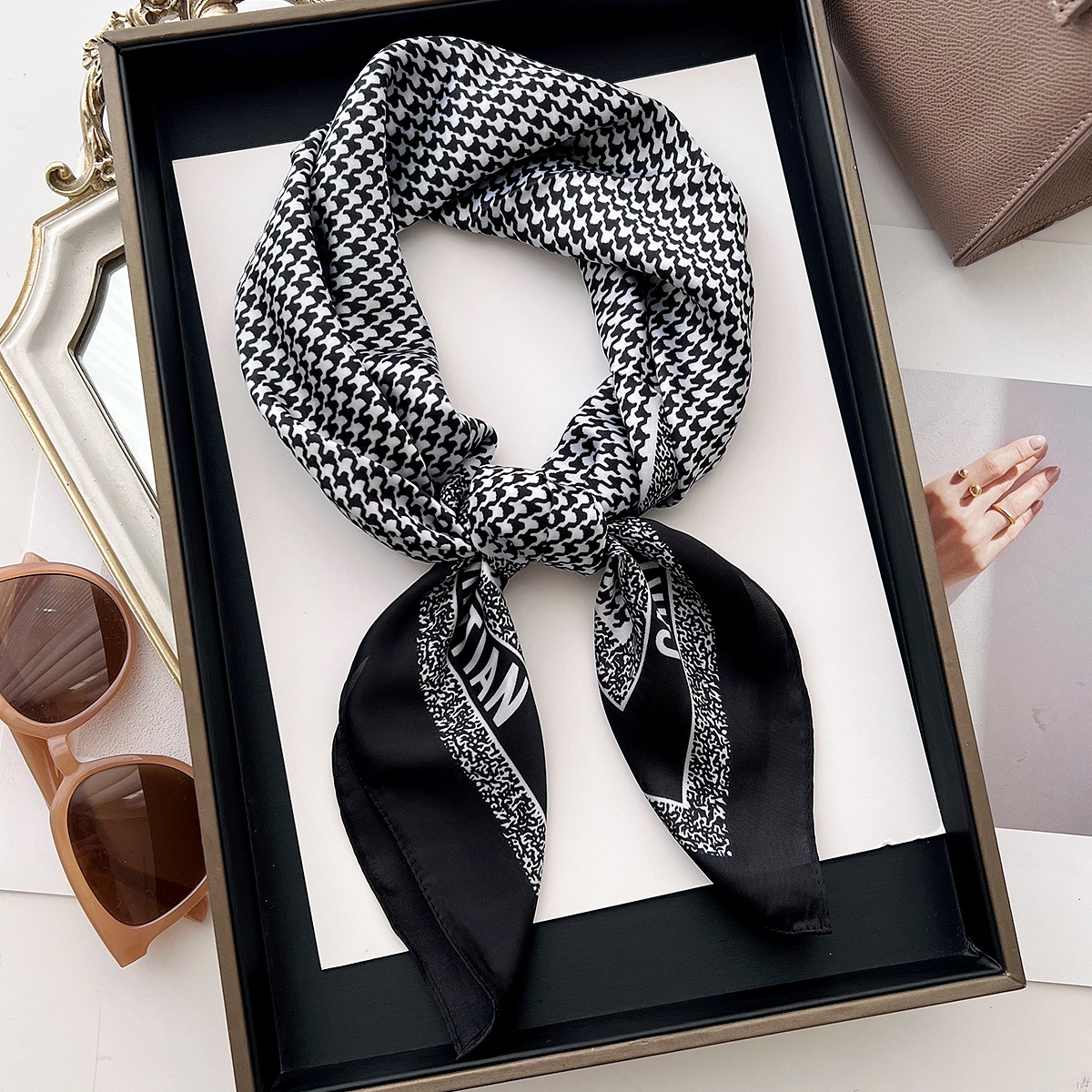 F1-A2A60674-2#블랙 하운드투스