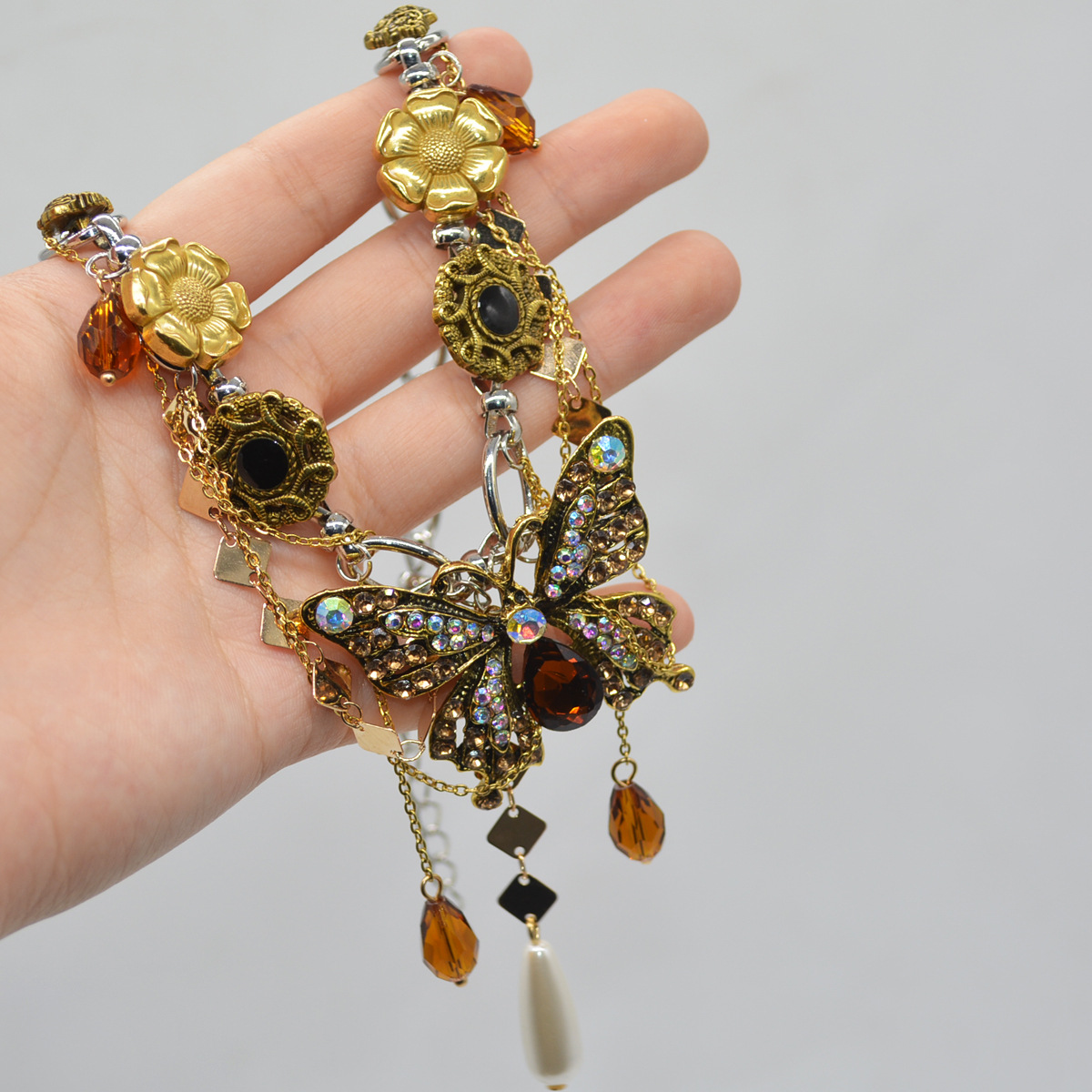 All Seasons Season Retro IG Style Butterfly Gem Alloy Choker Wholesale