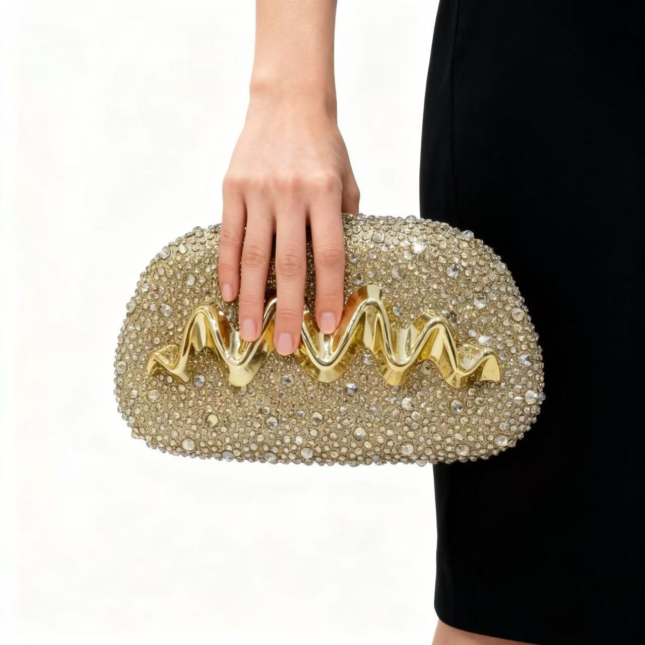 Europa y los Estados Unidos nuevos paquetes de cena de damas un hombro inclinado tramo completo taladro bolsas de mano muñeca especial lujosa bolsa de cena acrílica