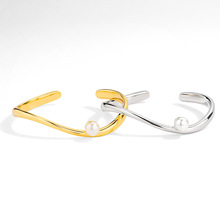 不规则C形珍珠手镯小众设计名媛风珍珠镶嵌可叠戴镀金开口镯子
