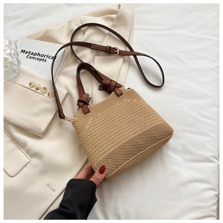 Woven with high aesthetic value, 2023 new vegetable basket bag, Korean chip niche, forest style mesh hollowed out_voghion.com