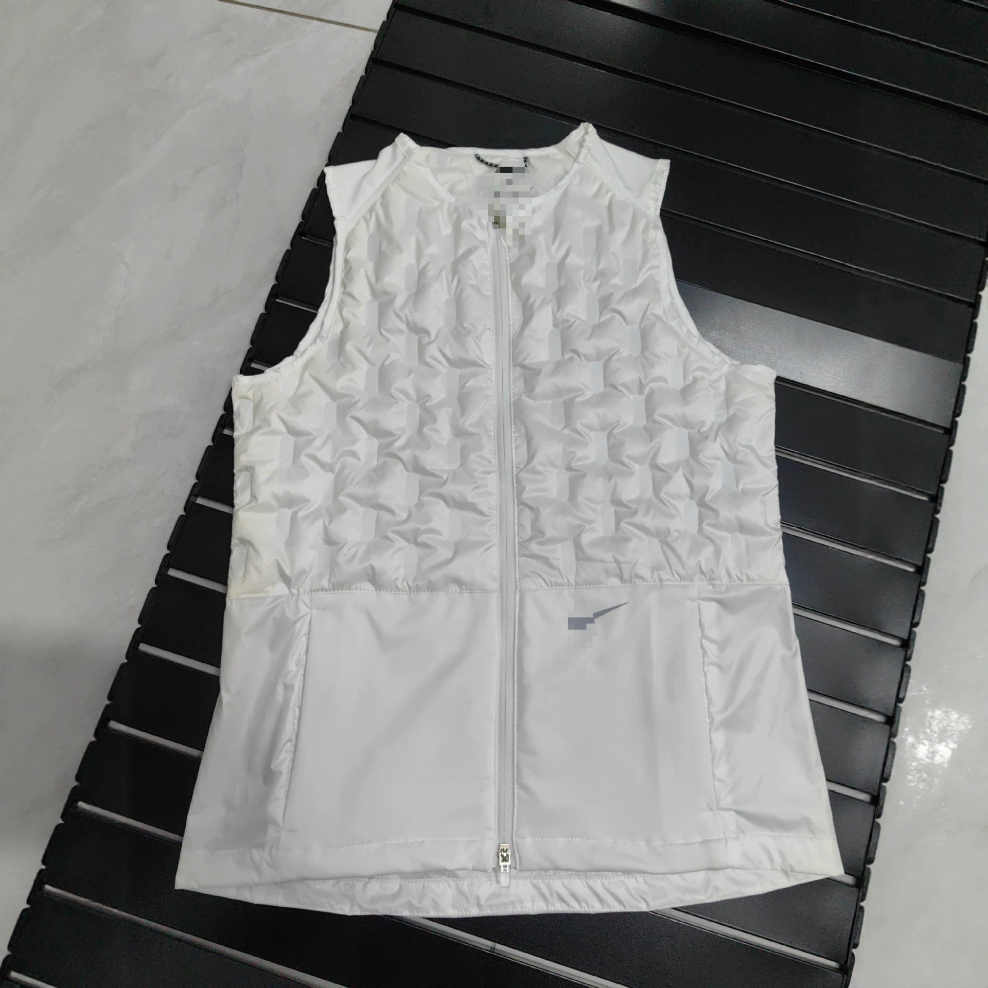 Cross-border 25 new athletic training wear, lightweight winter training vest, down-filled, for running and sports, providing warmth and wind protection