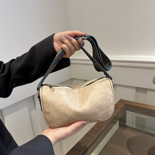 Soft leather texture large capacity casual bag 2024 spring new versatile Ins shoulder crossbody bag casual bag Korean version