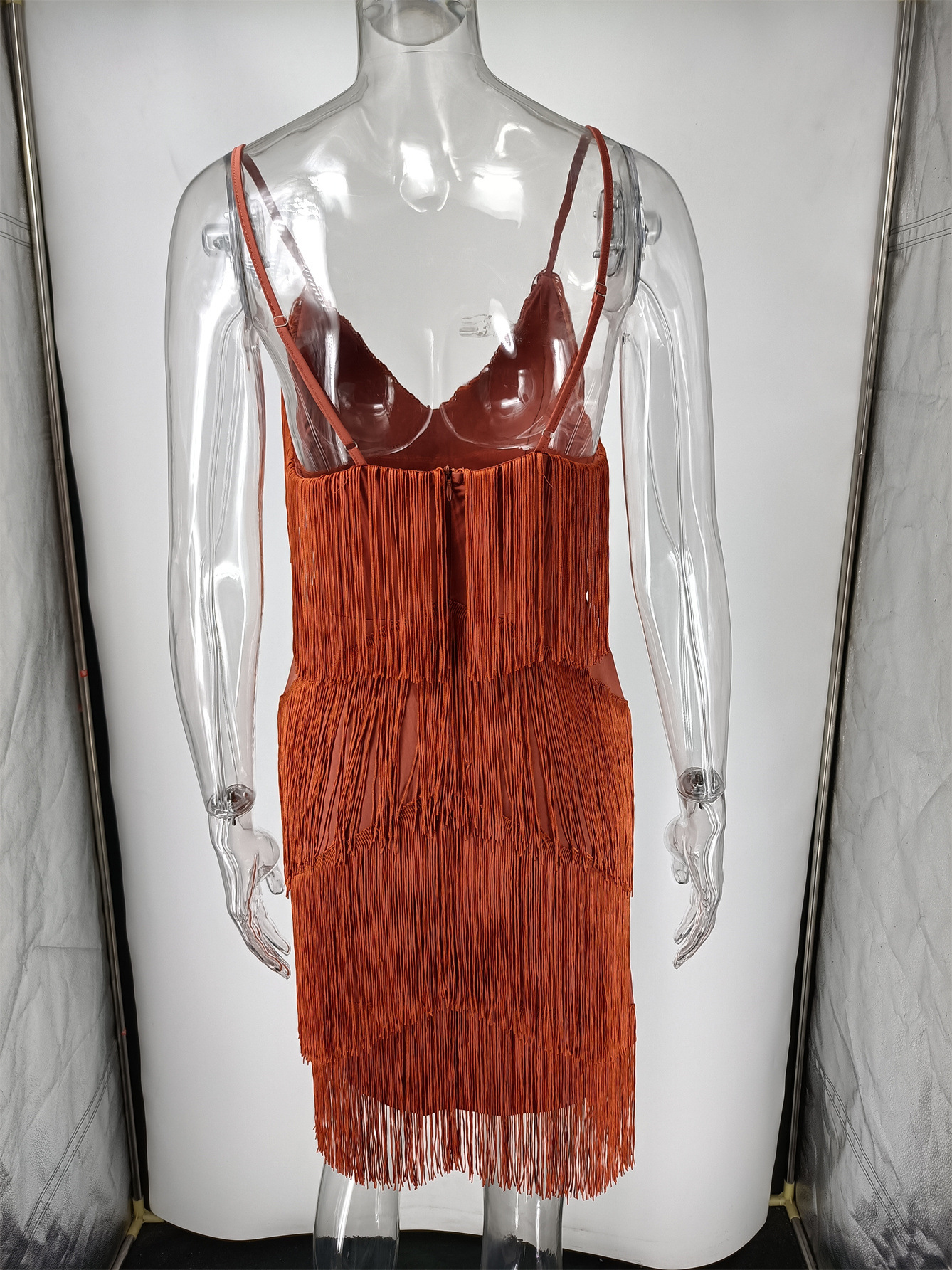 Vestito scollo a v allacciato al collo con frange stile sexy donna_voghion.com