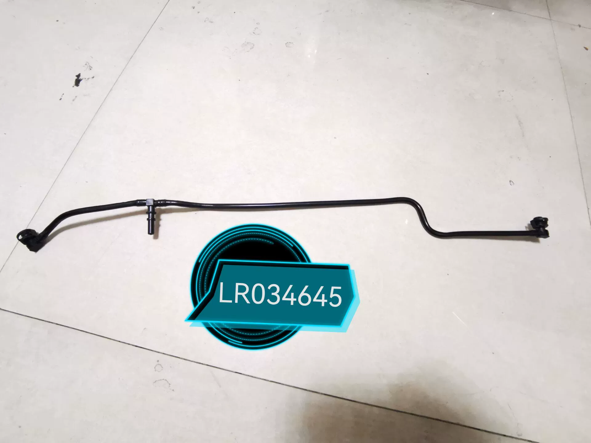LR042893.LR049990 suitable for Land Rover and Mercedes-Benz engine coolant water pump pressurizing hose