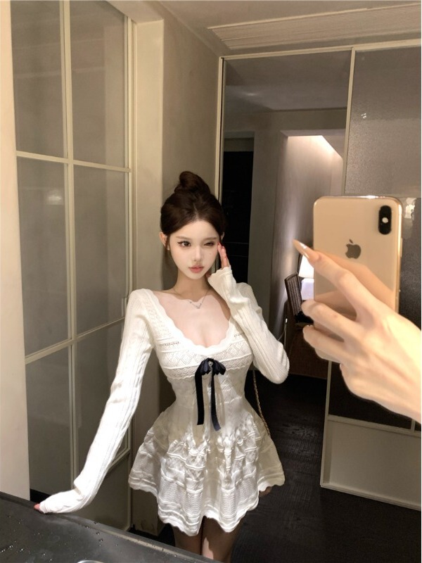 千金时尚白色V领A字短裙女秋季2025新款小个子收腰长袖针织连衣裙|undefined