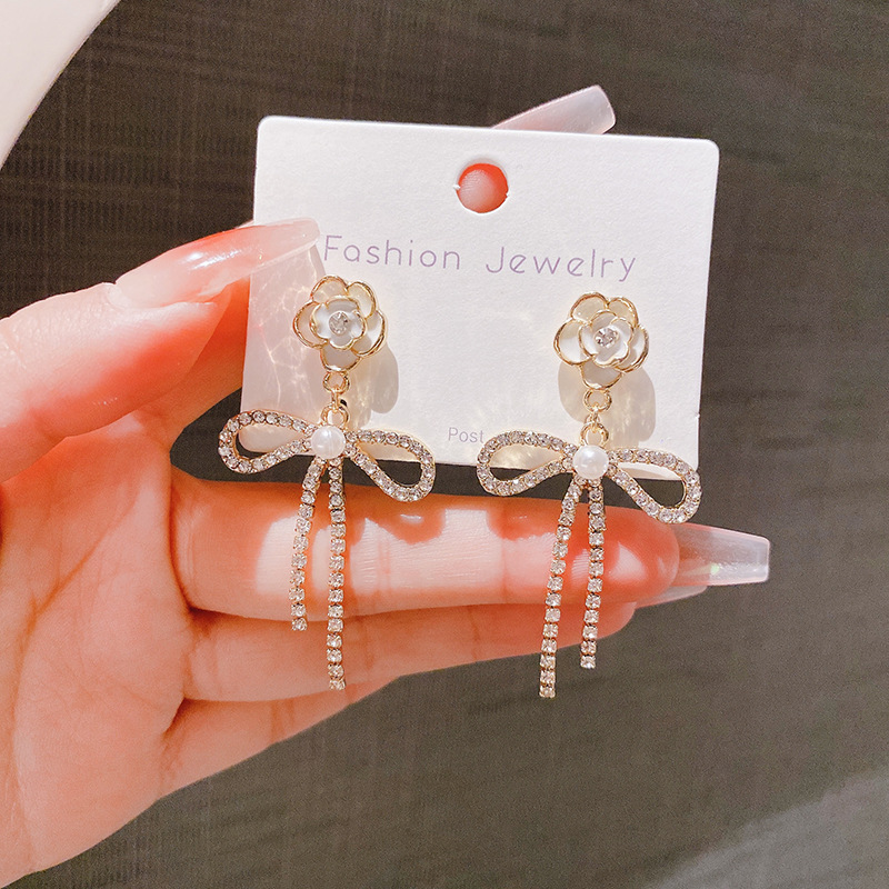 1 Pair IG Style Sweet Flower Bow Knot Plating Chain Inlay Alloy Rhinestones Pearl Drop Earrings display picture 1