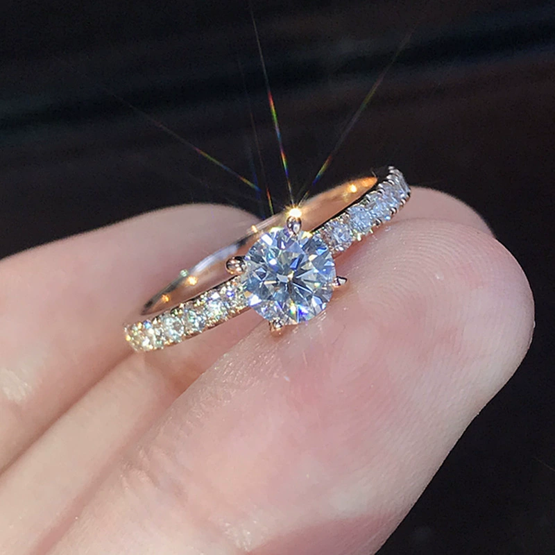 Кольцо из серебра 925 европейский стиль обручальное с центральным камнем, простой элегантный дизайн