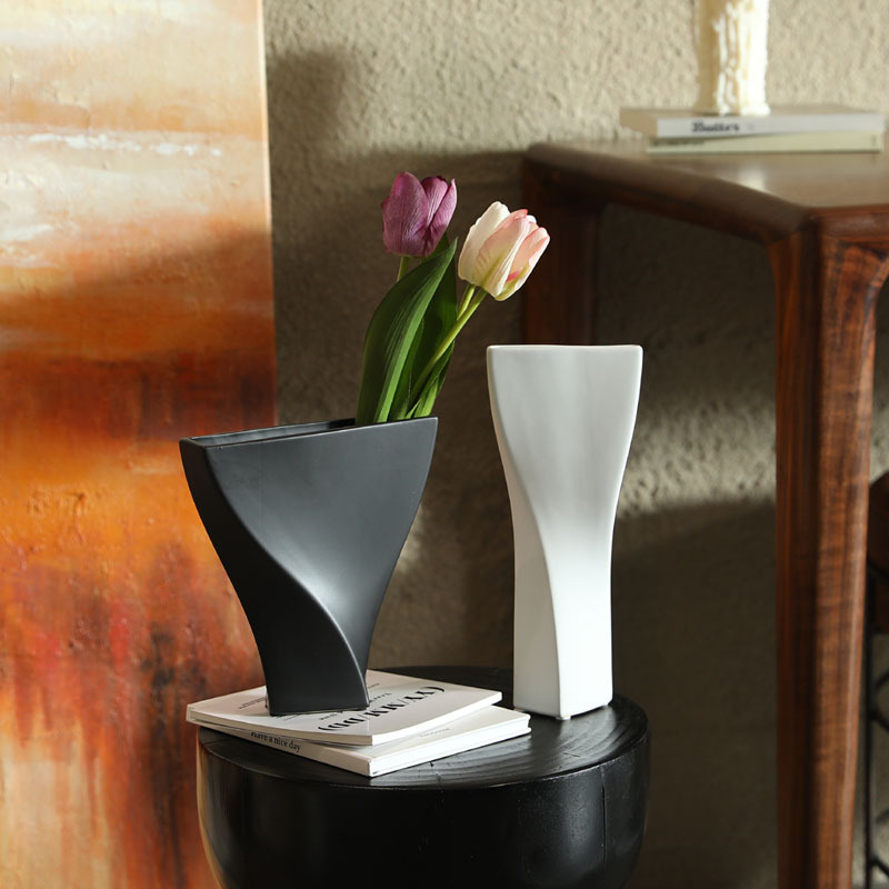 Moderno simple en blanco y negro medieval silencioso vaso de cerámica decoración floral sala de estar modelo de sala de estar decoración floral porche al por mayor