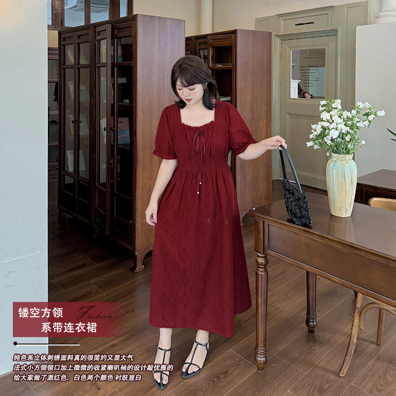 2025夏季新款连衣裙胖妹妹大码200斤镂空方领系带连衣裙8981 2025夏季新款连衣裙胖妹妹大码200斤镂空方领系带连衣裙8981