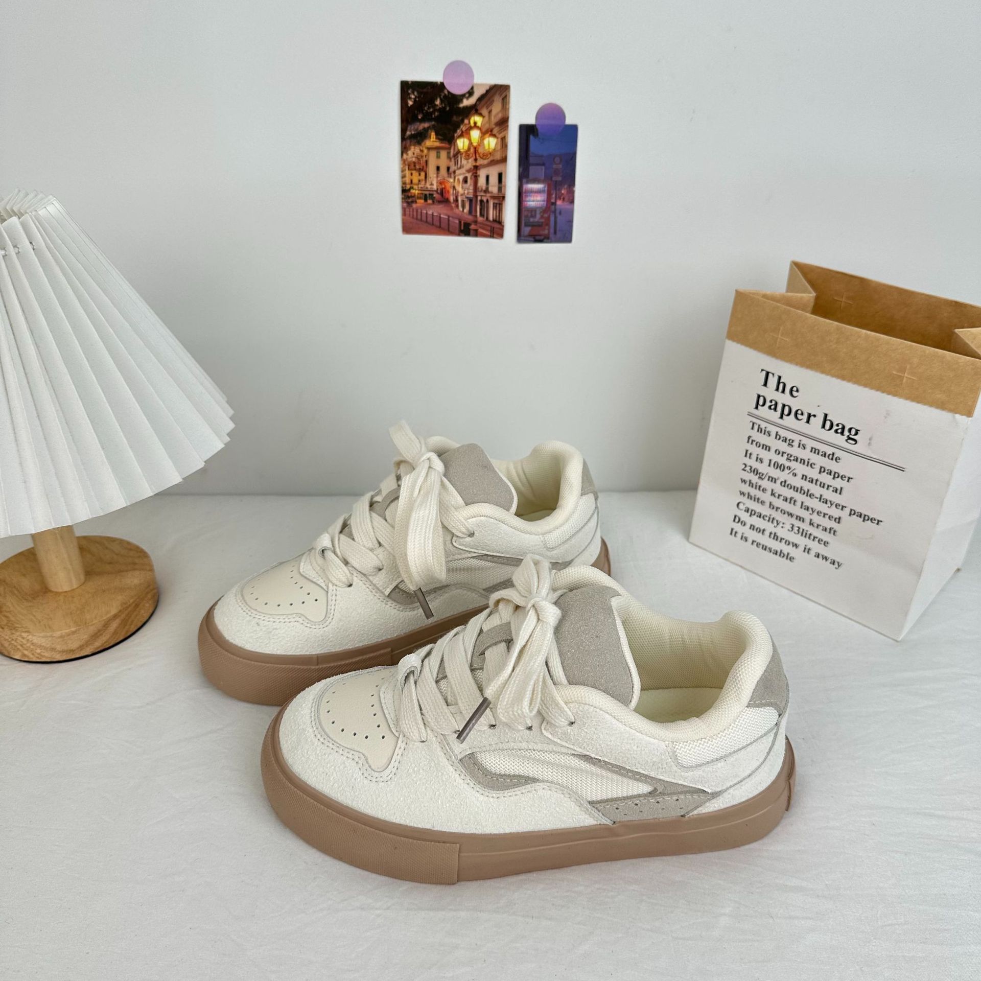 2025 primavera nuevos zapatos de skate de estilo universal para estudiantes de bajo nivel Harajuku zapatos de lona coreanos nichos zapatos blancos 6006