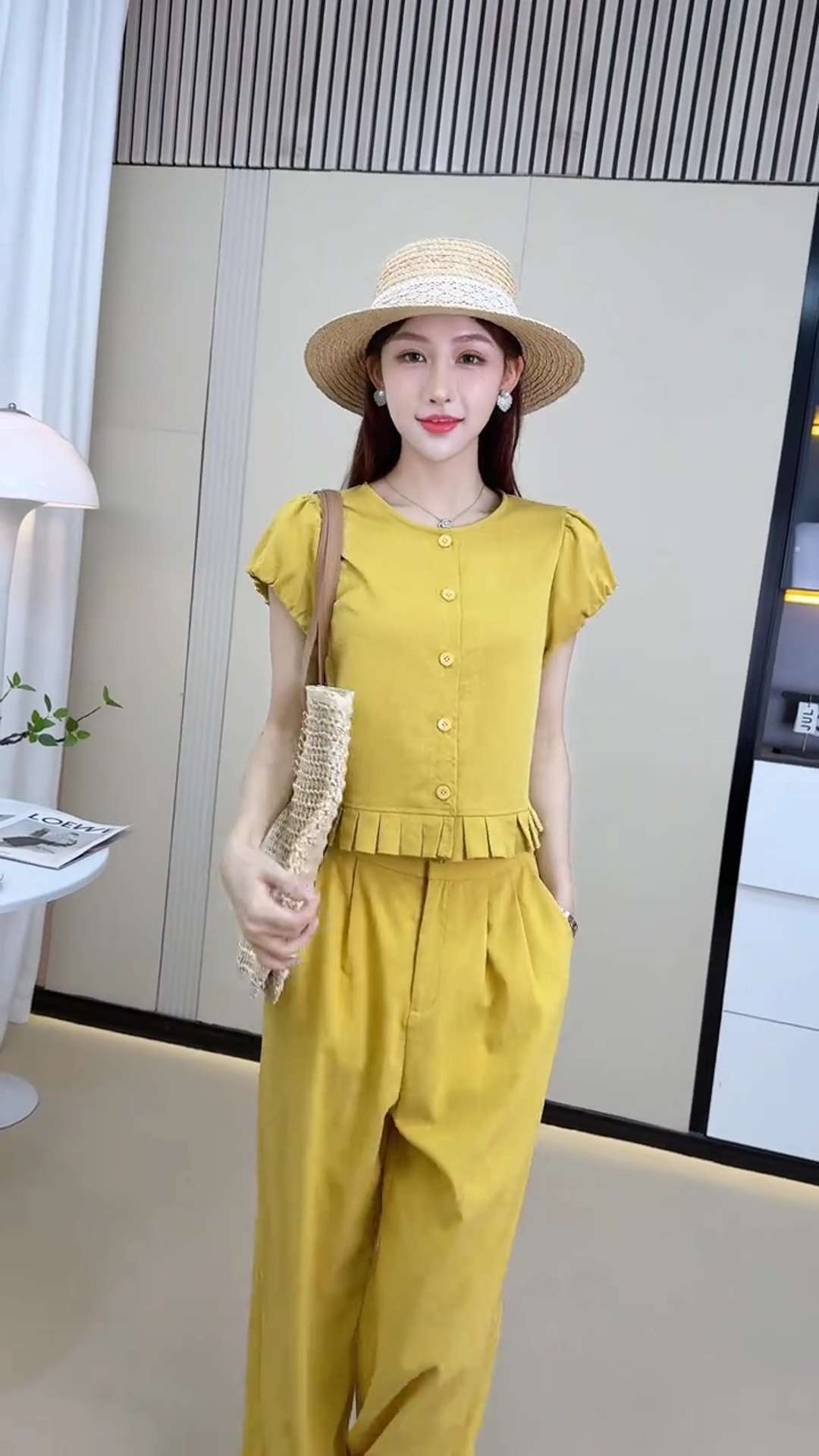 Bộ quần áo nữ mùa hè gồm áo ngắn thiết kế kiểu tây và quần ống rộng hai mảnh A5216 — Màu xanh lam đậm chi tiết 2
