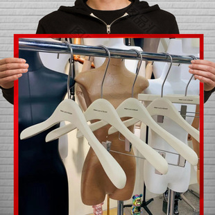 ���b�ꌣ���̰�ɫ��ͯŮ�b���¼�ľ�|��ľ��������lѝ�܊A����