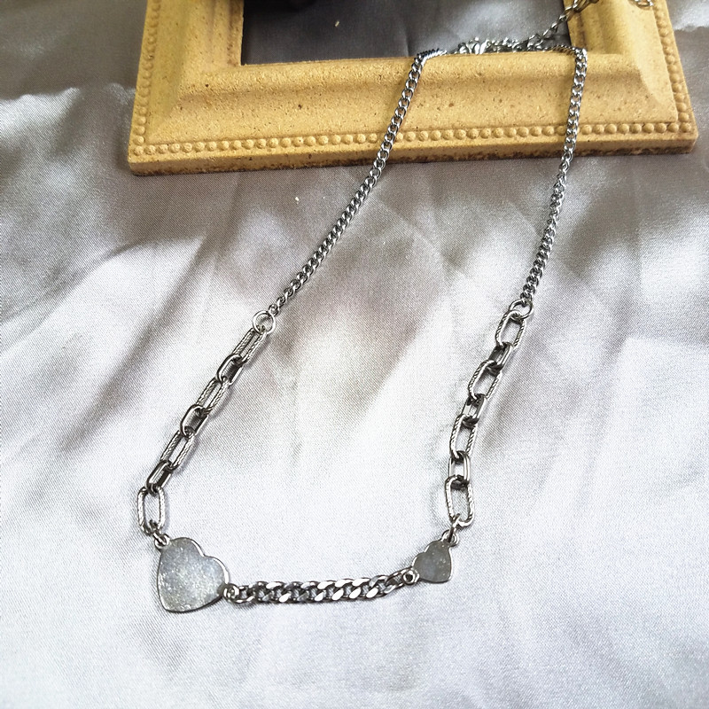 复古项链ins冷淡风爱心吊坠甜酷链条choker颈带简约短款锁骨链女