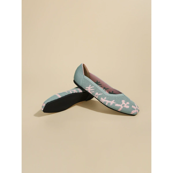 Blue daisy