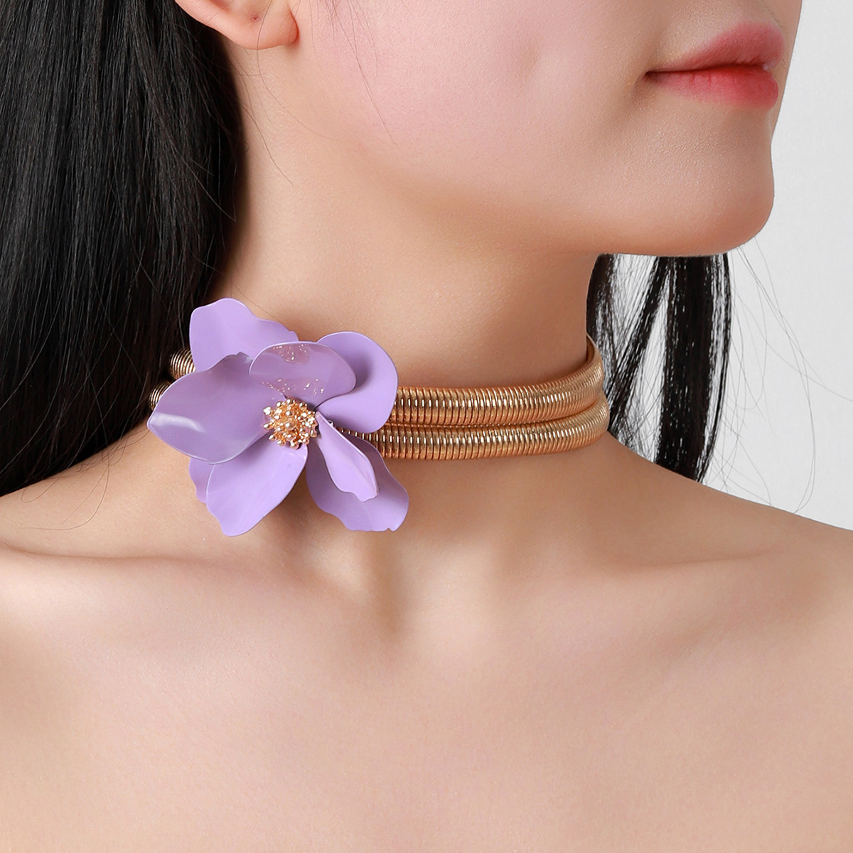 New Fashion European And American Style Simple Mid-East Wind Grind Arenaceous Paint Exaggerated Flower Collar Copper High-Grade Clavicle Chain For Women display picture 7