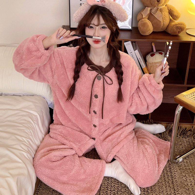 Women's sweet and cute cardigan pajamas for winter and autumn, made of flannel, fleece-lined, thickened, coral fleece, warm home wear for petite individuals Women's sweet and cute cardigan pajamas for winter and autumn, made of flannel, fleece-lined, thickened, coral fleece, warm home wear for petite individuals