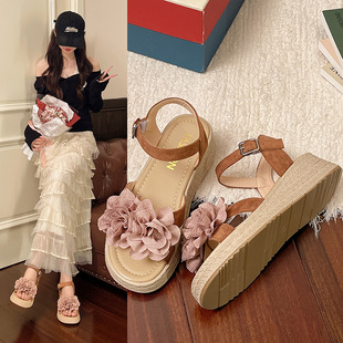 �羳���Q�¿���b���ƽ�כ�ЬŮ�ļ��ô�һ�ֿێ����mŮЬ��