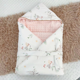 Newborn bag can be used to remove gallbladder in autumn and winter to thicken the baby's quilt for going out and holding the quilt for four seasons to soothe the bean velvet baby's delivery room quilt