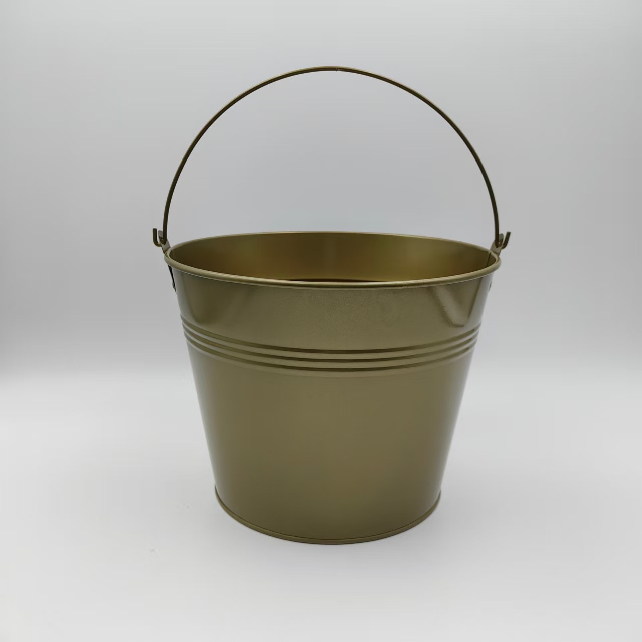 Golden three-line barrel