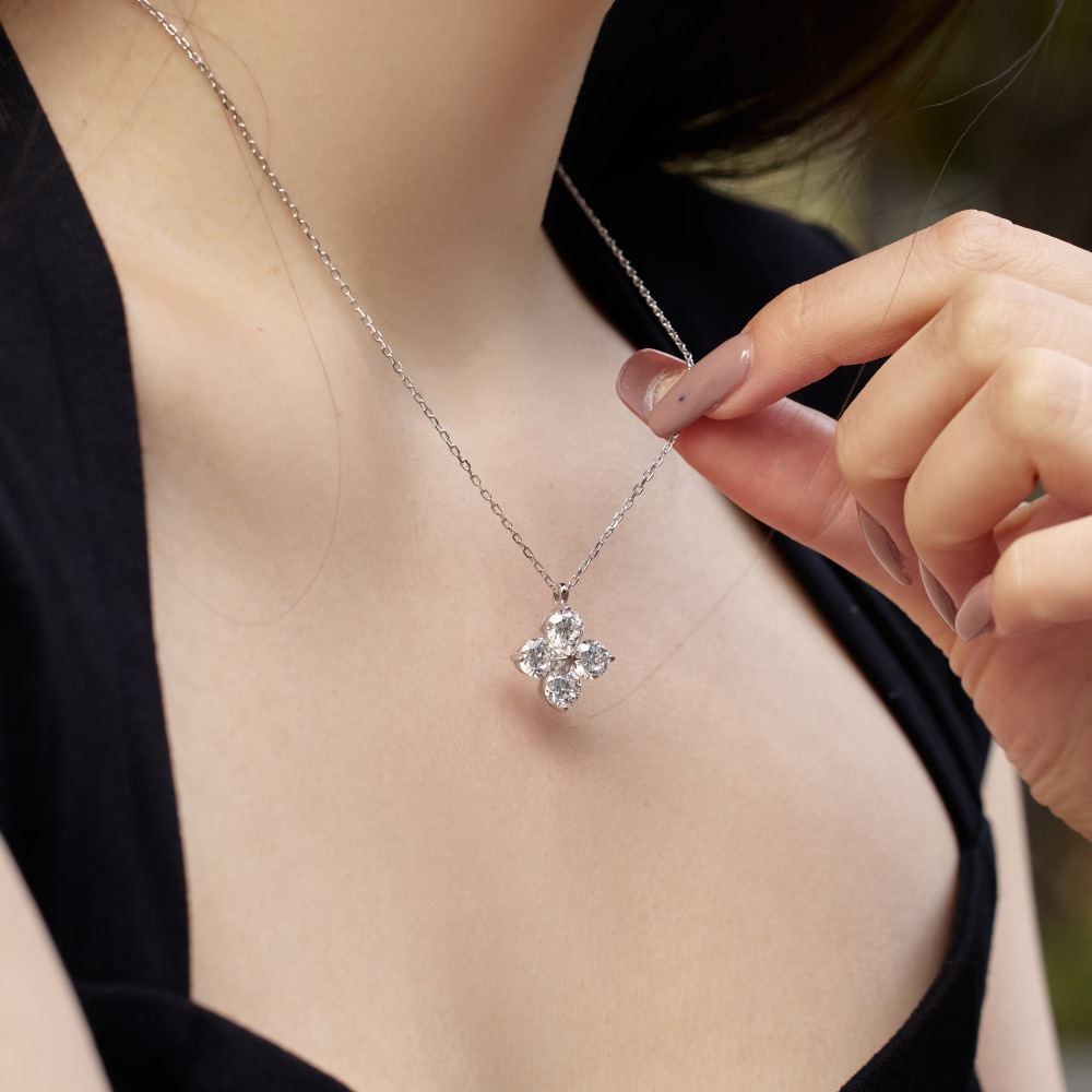 Sterling Silver Simple Style Classic Style Inlay Flower Zircon Pendant Necklace display picture 2