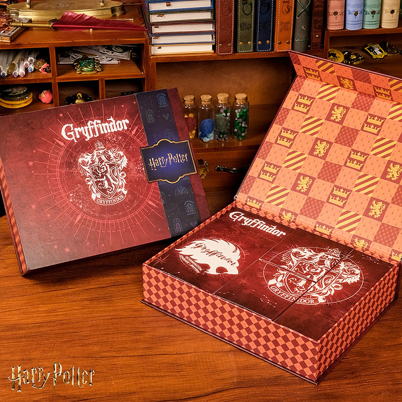 Authentic Harry Potter Gryffindor Combination Lion House Gift Box Christmas Holiday Back-To-School Gift Travel Souvenir Gift