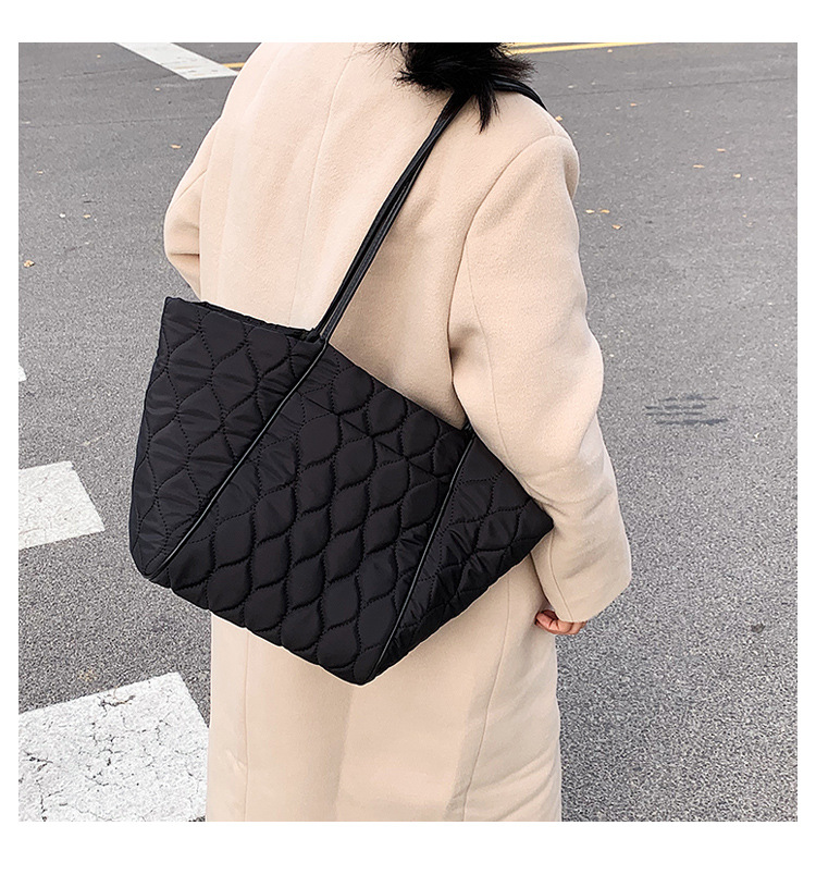 Large-capacity Bags 2021 New Bags Women Bags Autumn And Winter Fashion Commuter Bags display picture 6