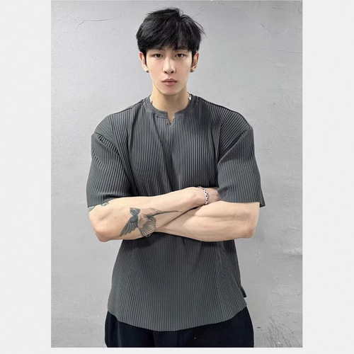 Summer thin V-neck short-sleeve T-shirt for men, Korean style loose sports fitness base shirt, ice silk breathable pleated T-shirt