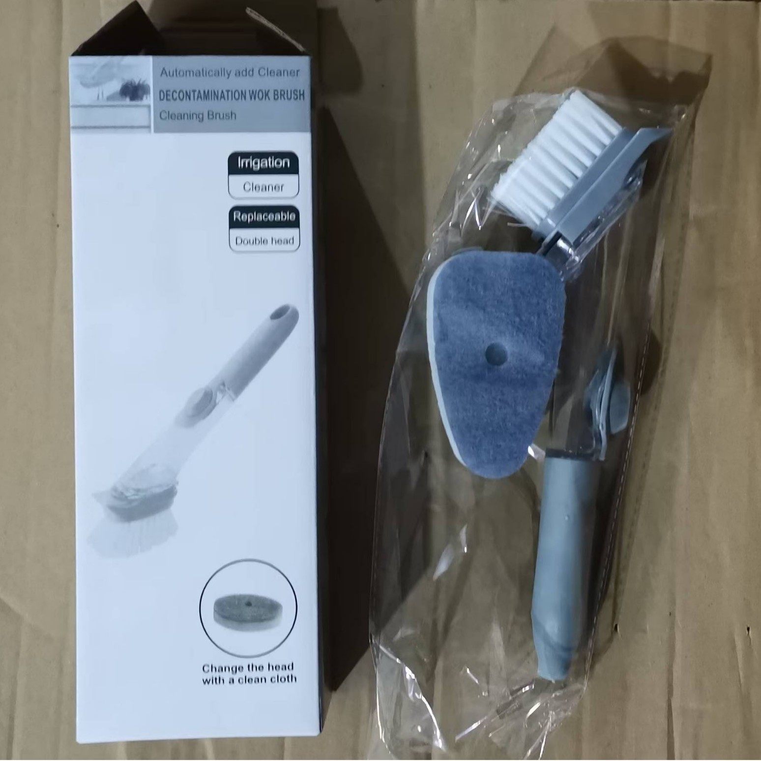 손잡이 + 칫솔모 1개 + 스펀지(색상 상자에 포장)