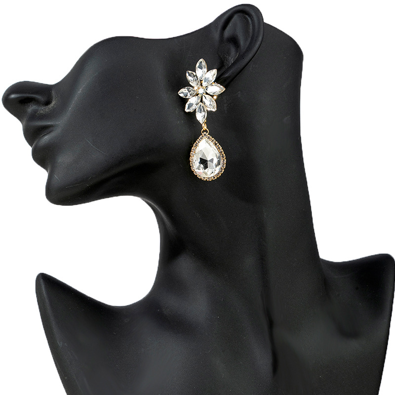 retro fashionable elegant earrings drop-shaped