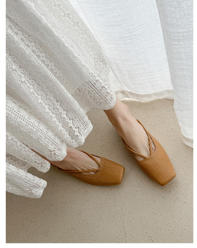 新品　未使用　Bit Square-Toe Mules サイズ37 beige CHIKO Kadeja Square Toe Block Heels Clogs/Mules Shoes