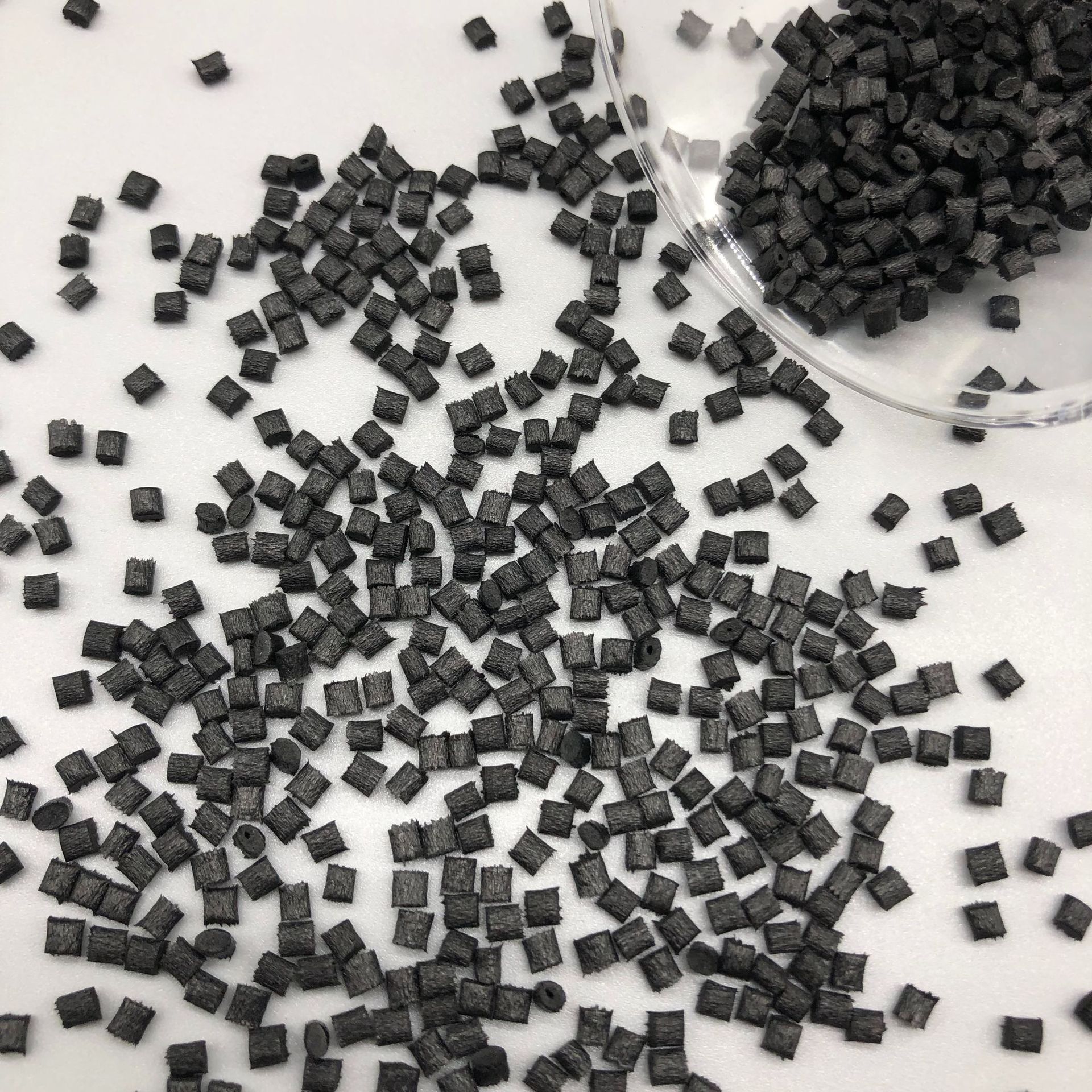 PA6+CF15  碳纤增强  比重轻 高强度 高刚性 导电级