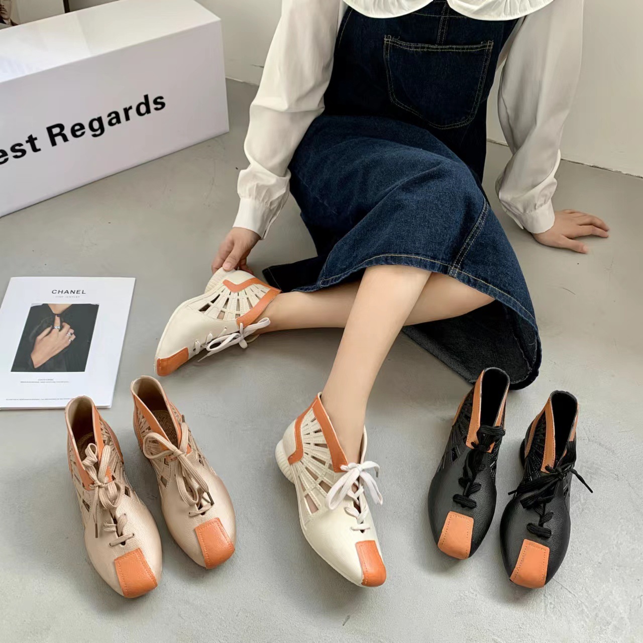 Fashionable two-tone sandals with shoelaces platform