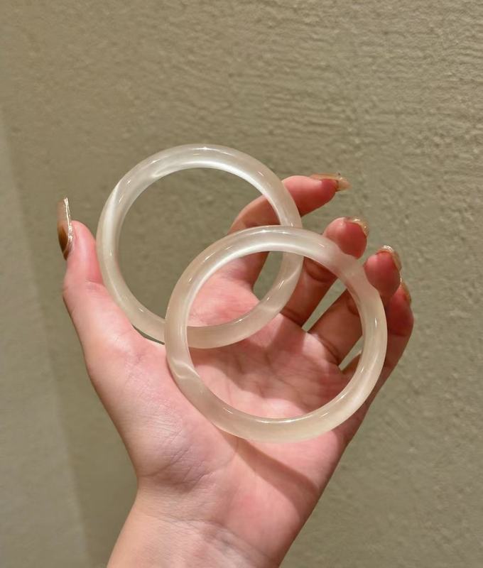 メーカー卸売ハイアイスホワイトムーンライトキャッツアイブレスレットハイエンドファッションレディースブレスレットTik Tok電気ファッションドロップシッピング|undefined