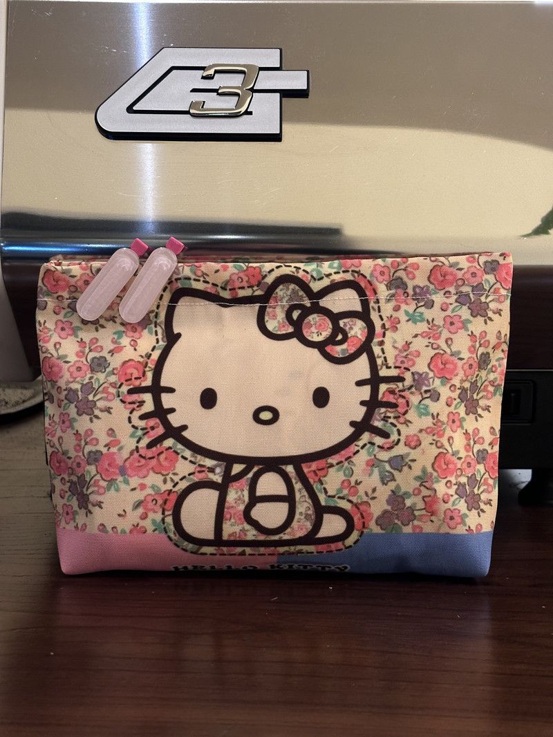 Nueva bolsa de cosméticos de gran capacidad para gatos Kitty original, bolsa de almacenamiento con forro portátil, bolsa de monedero para auriculares de viaje para mujer