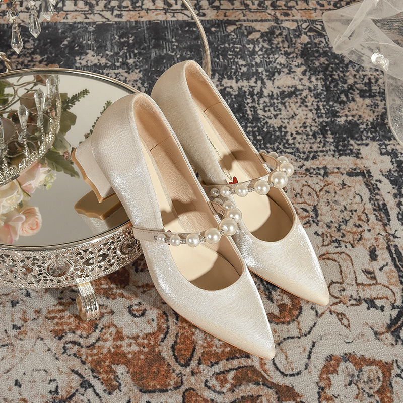 Scarpe Mary Jane con perle francesi Primavera Nicchia a punta Scarpe singole in pelle di pecora Colore della pelle da donna Tacchi spessi Fondo piatto Scarpe da damigella d'onore_voghion.com