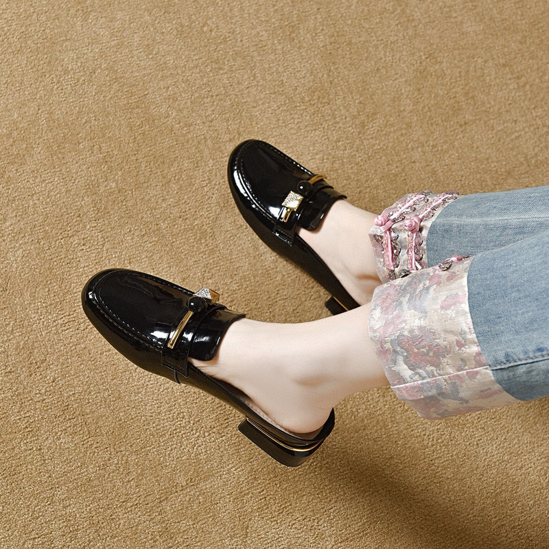 Baotou Slippers Women's Outer Wear 2024 Summer Korean Style Pearl Buckle Rhinestone Sandals Flat Lazy Slides Lefu Half Slippers