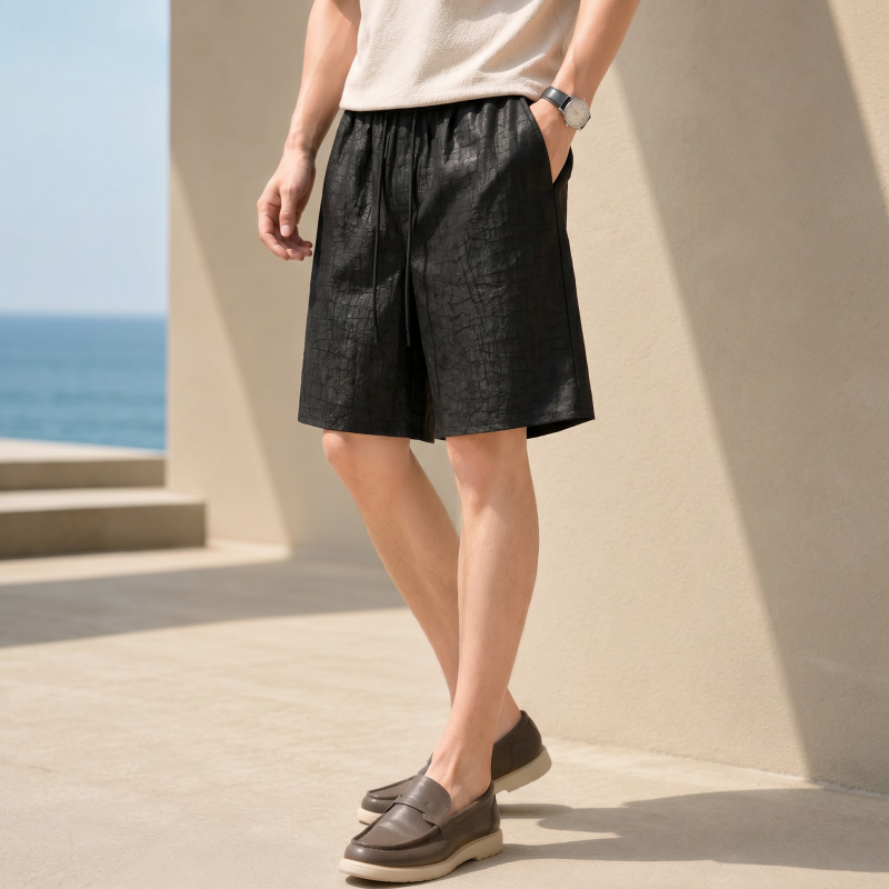 Quần short lụa Hương Vân nam dáng rộng 5 phân, chất liệu tơ tằm tinh khiết, mỏng nhẹ mùa hè — Da đen 8986