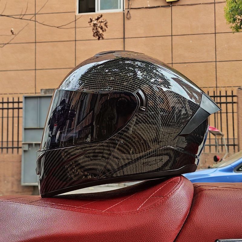 Nuevo casco de motocicleta certificado 3C estándar nacional para hombres, casco cálido Bluetooth de marea nacional para hombres, esquina de personalidad de celebridad de Internet de cuatro estaciones