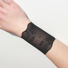 Spring and Summer Women's Scar-Covering Lace Wristlets: Tattoo-Blocking, Sun-Protection Arm Sleeves—Perfect for Bridal Wrists and Sun Protection