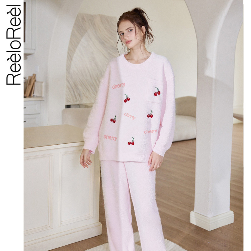 2025 Rui Ouri Women's Autumn and Winter Loose Half-Velvet Pajamas Set, Thick Sweet Glowing Cherry Loungewear Suitable for Outdoor Wear