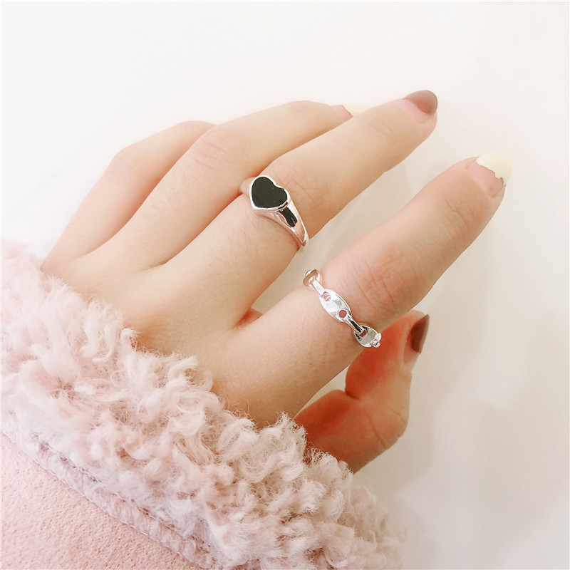 Wholesale Jewelry Heart-shaped Black Hollow Combination Ring Set Nihaojewelry display picture 4