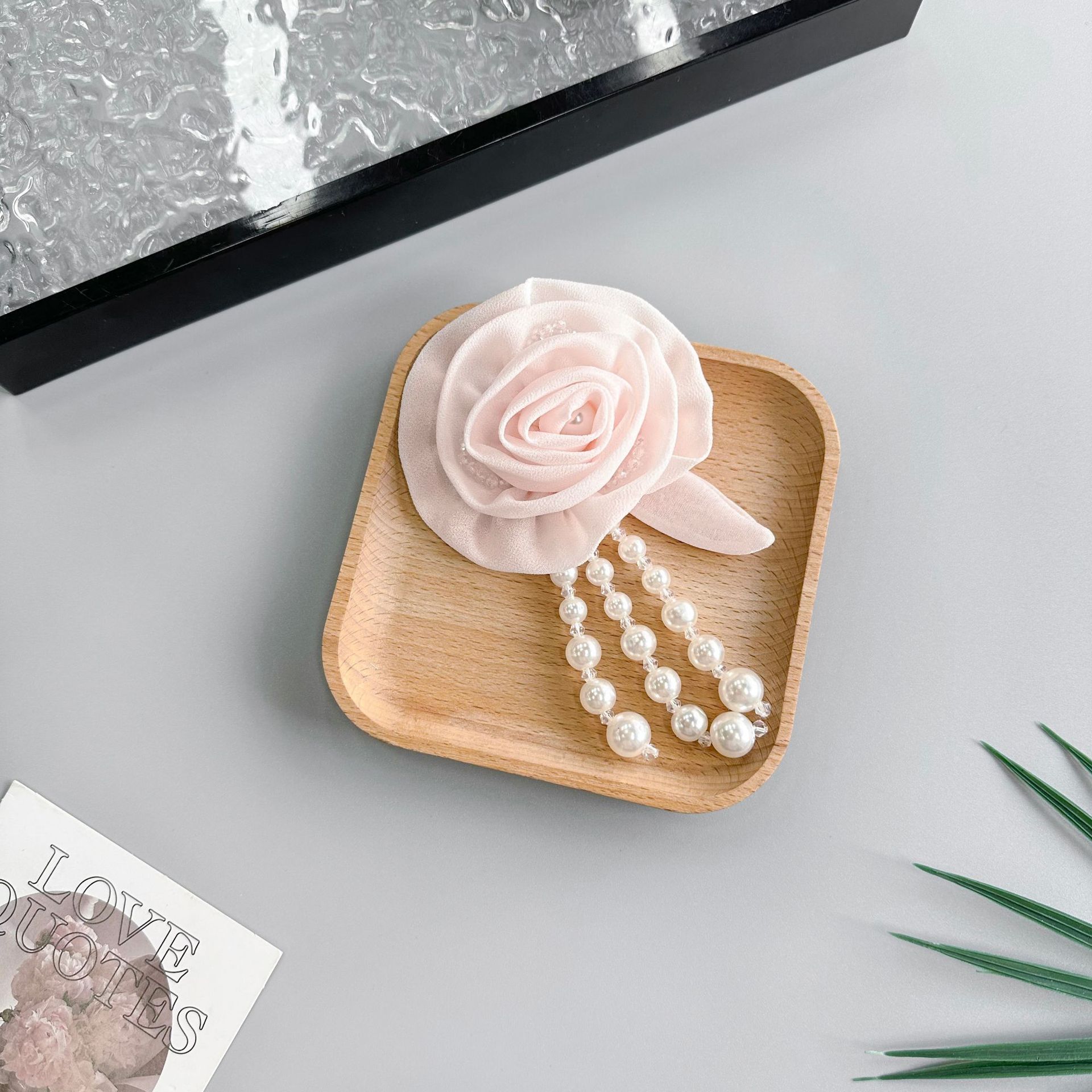 Parche Decorativo de Flores con Perlas de Poliéster para Ropa y Bolsos