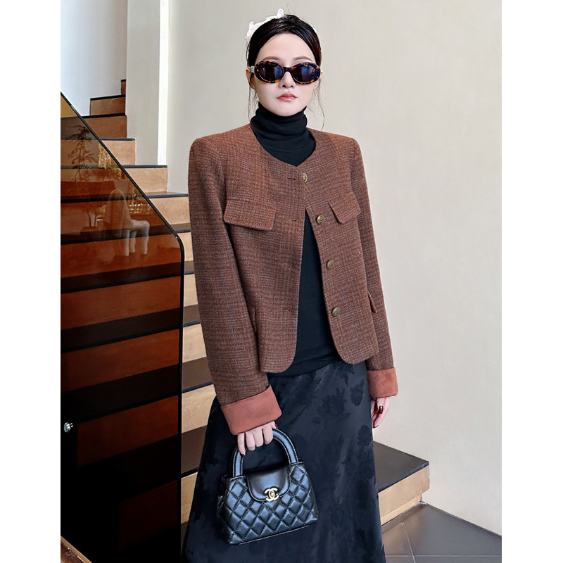 Fang Fala thirteen lines wholesale autumn and winter small fragrant wind round neck French tweed new temperament top short coat