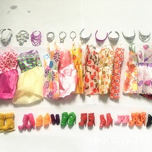 �ֻ�35PCS�·�����12�����޶�ȹ+12˫�߸�Ь+5���ʹ�+6������ 73g
