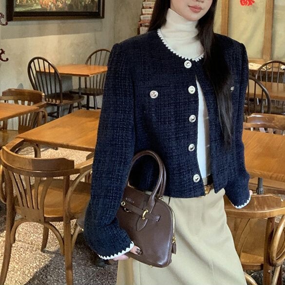 Composite thickened coarse fabric + shell embroidery - a new vintage round-neck long-sleeve women's short cardigan top Composite thickened coarse fabric + shell embroidery - a new vintage round-neck long-sleeve women's short cardigan top